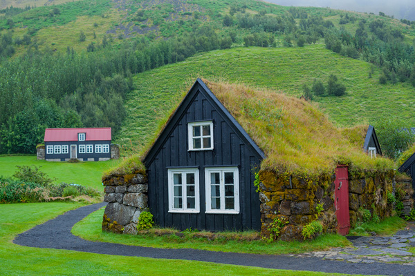 Travel Iceland - 9 Best Cities in Iceland & Best Time of Year to Visit